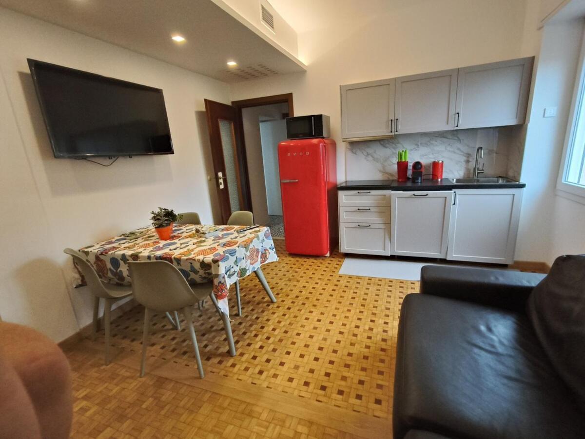 New Seaside Vintage Apartment, 20m To The Beach, Wi-fi&terrace *